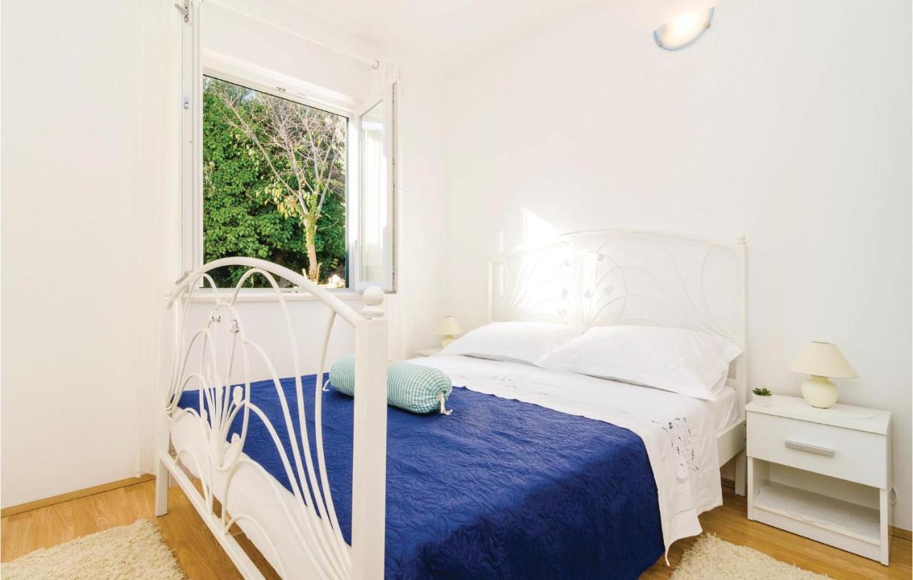 2 Bedroom Cozy Apartment In Klek Kültér fotó