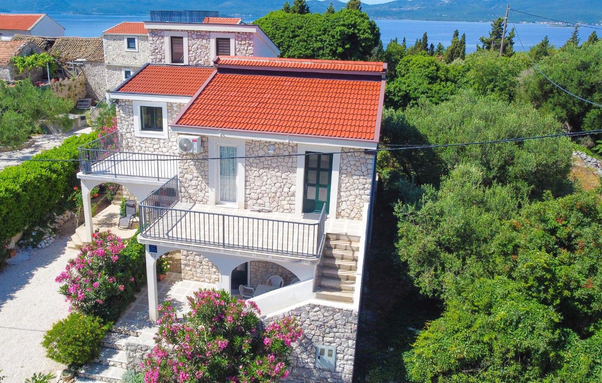 2 Bedroom Cozy Apartment In Klek Kültér fotó
